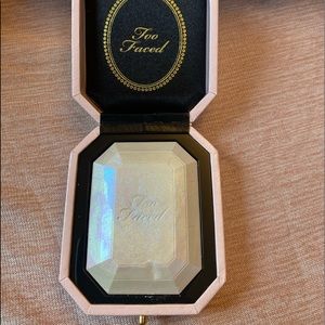 Too Faced Diamond Highlighter